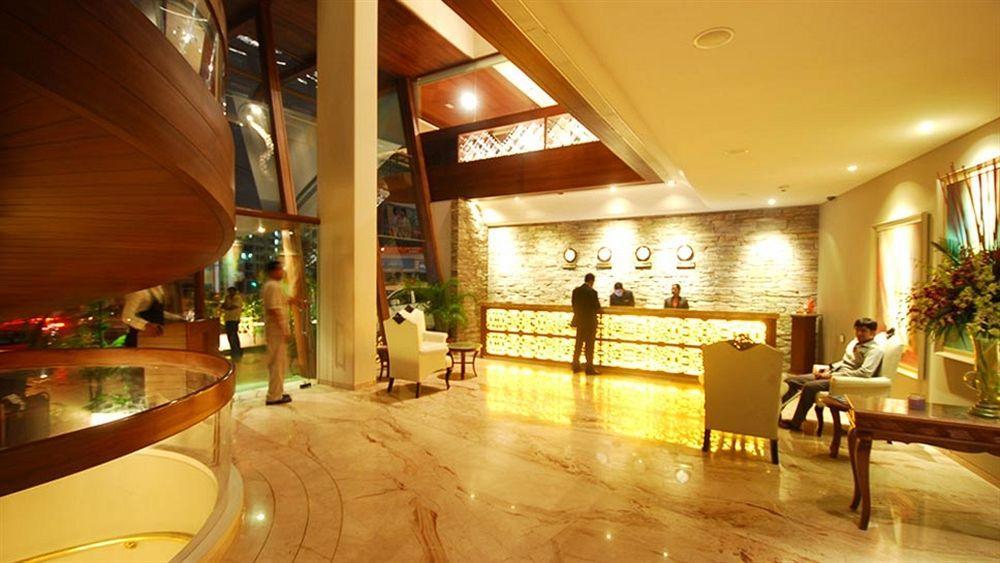 Sai Palace Hotel Mumbai Exterior foto