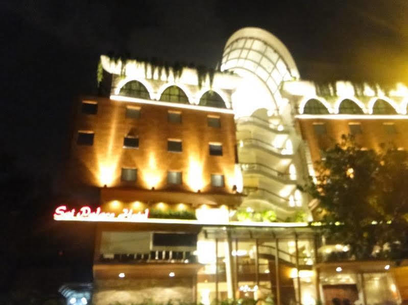 Sai Palace Hotel Mumbai Exterior foto